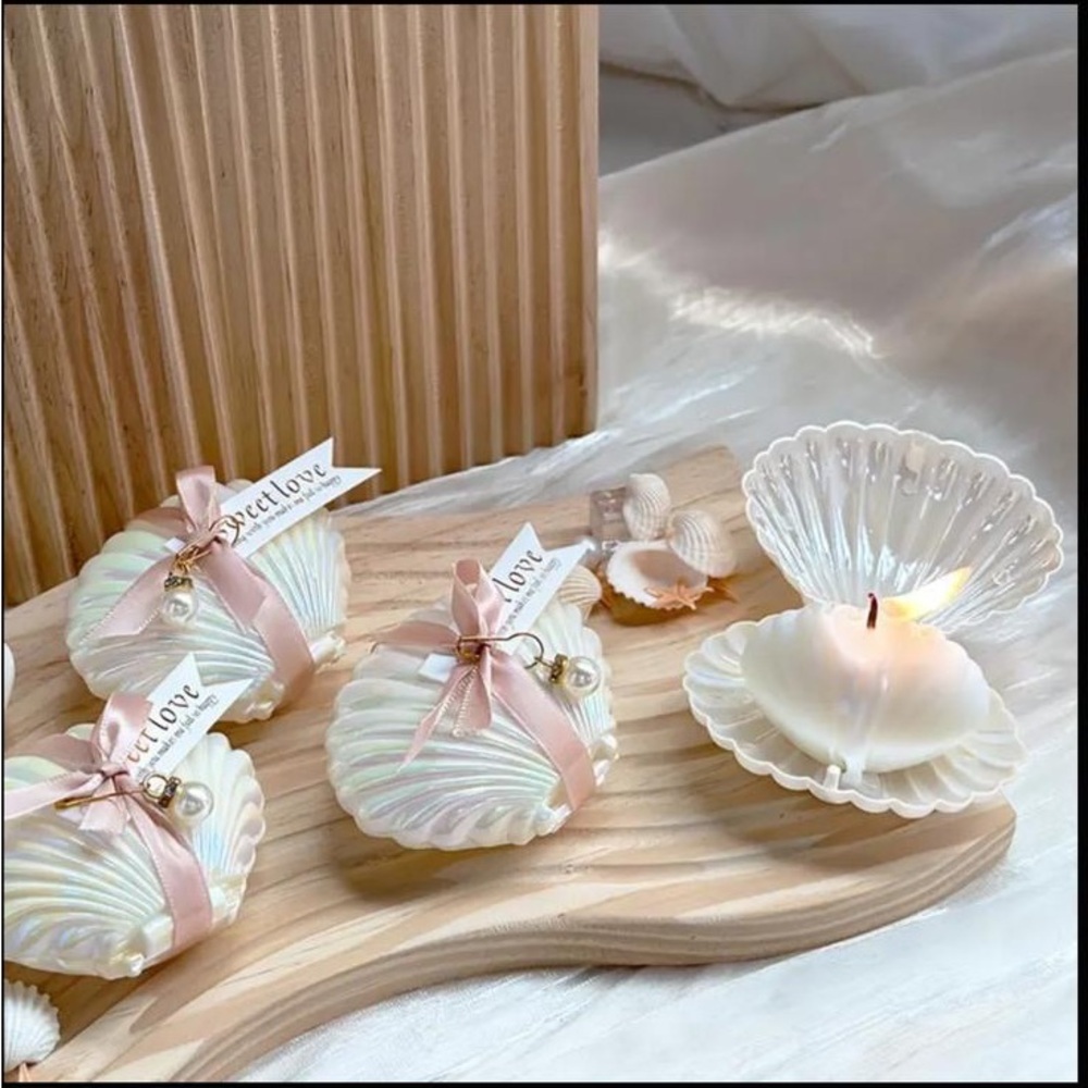 Shell Candle - Picture 2 of 3